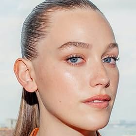 Go to Victoria Pedretti